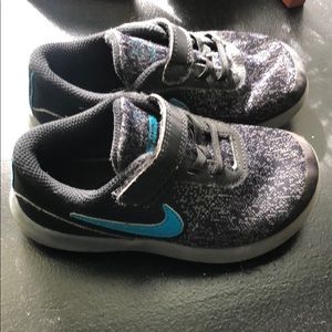 Size 10 Toddler Kids NIKE sneakers